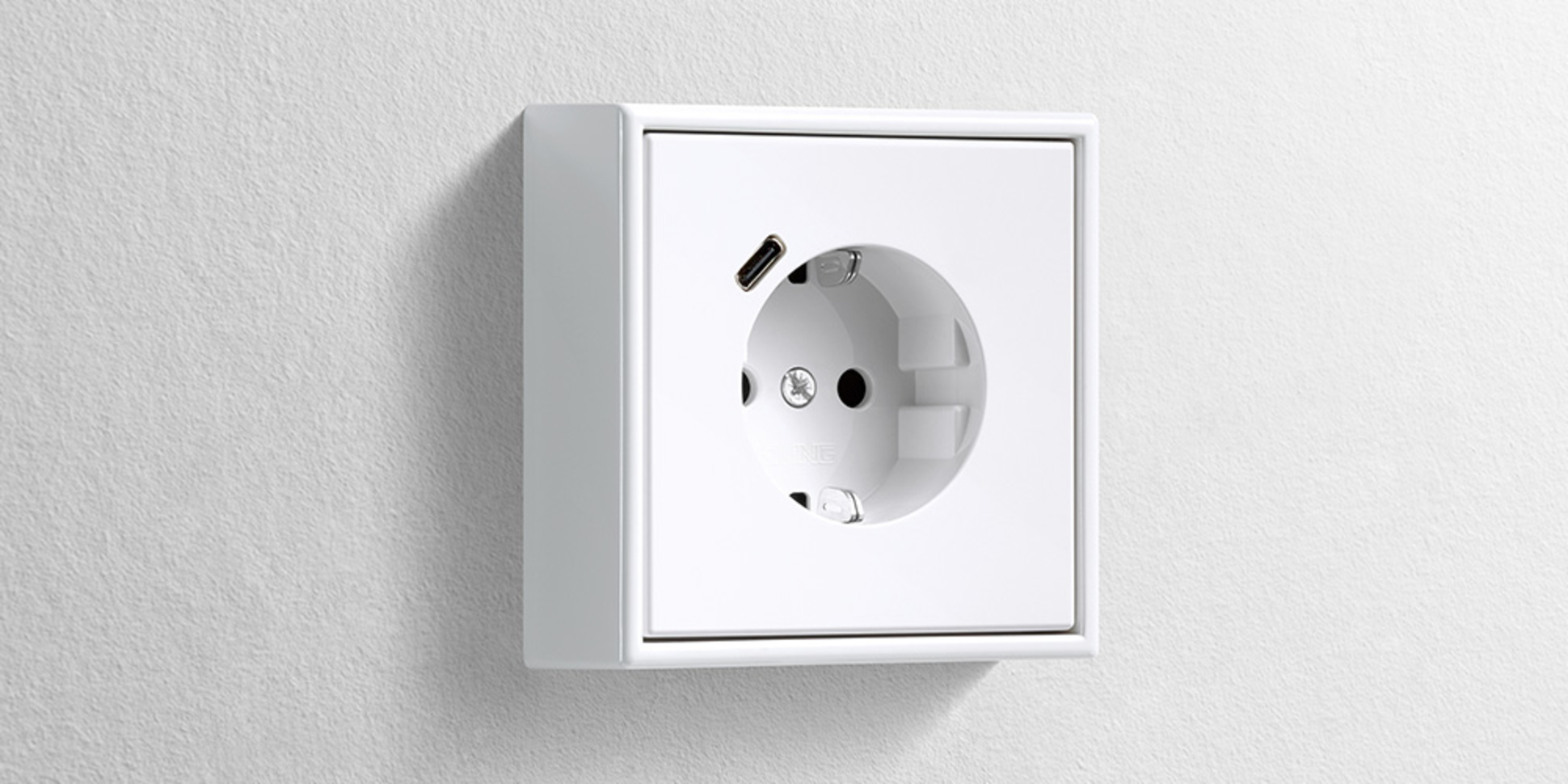 Erweiterter Anschlussraum für die Nachrüstung bei Elektro- & Informationstechnik Kaudel GmbH in Moosbach